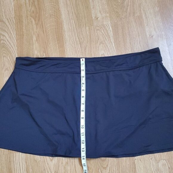 Anne Cole Plus Size Swim Skirt size 24W in Black. - Picture 9 of 13